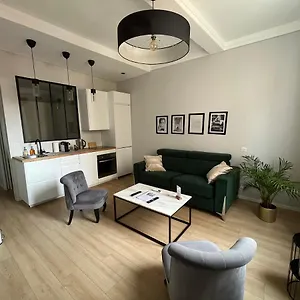 Appartement Nouveau Loft: Vieille-ville, Musée Picasso, Marché, Antibes